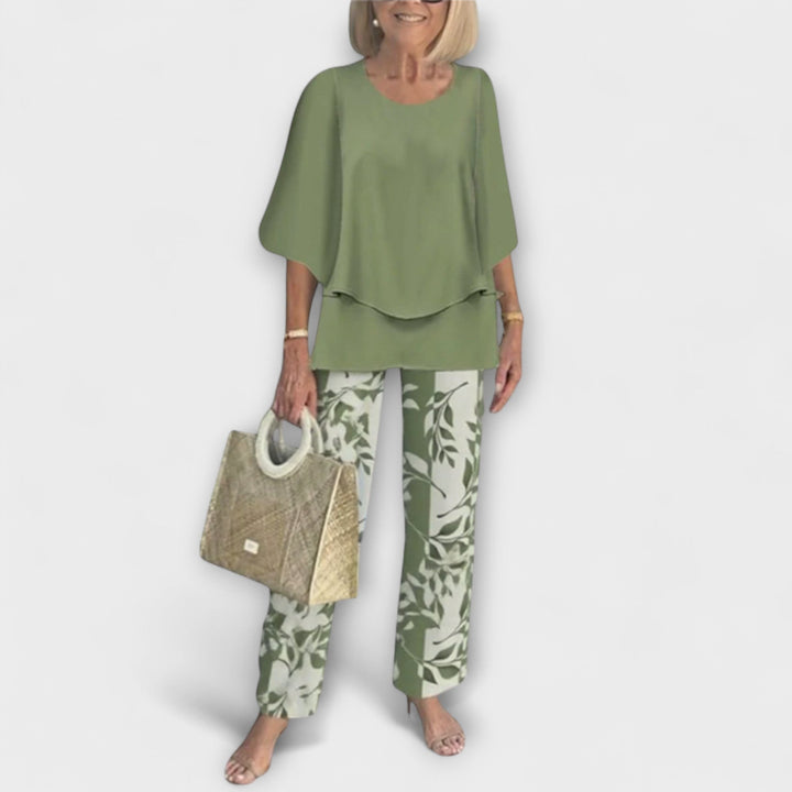 Klára | Moderní outfit s pohodlnou halenkou a kalhotami