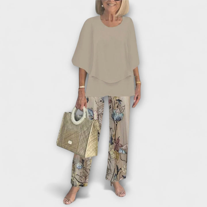 Klára | Moderní outfit s pohodlnou halenkou a kalhotami
