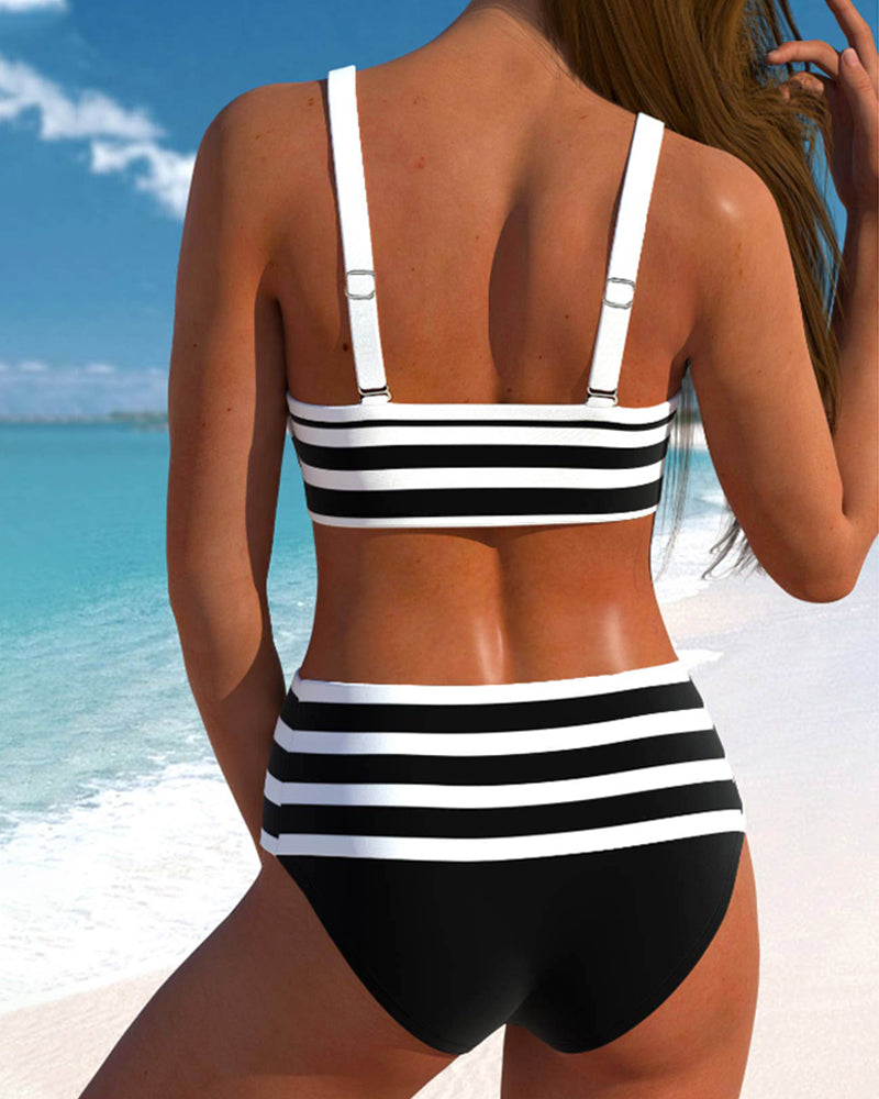 Markéta | Černobíle pruhované bikiny s vysokým pasem